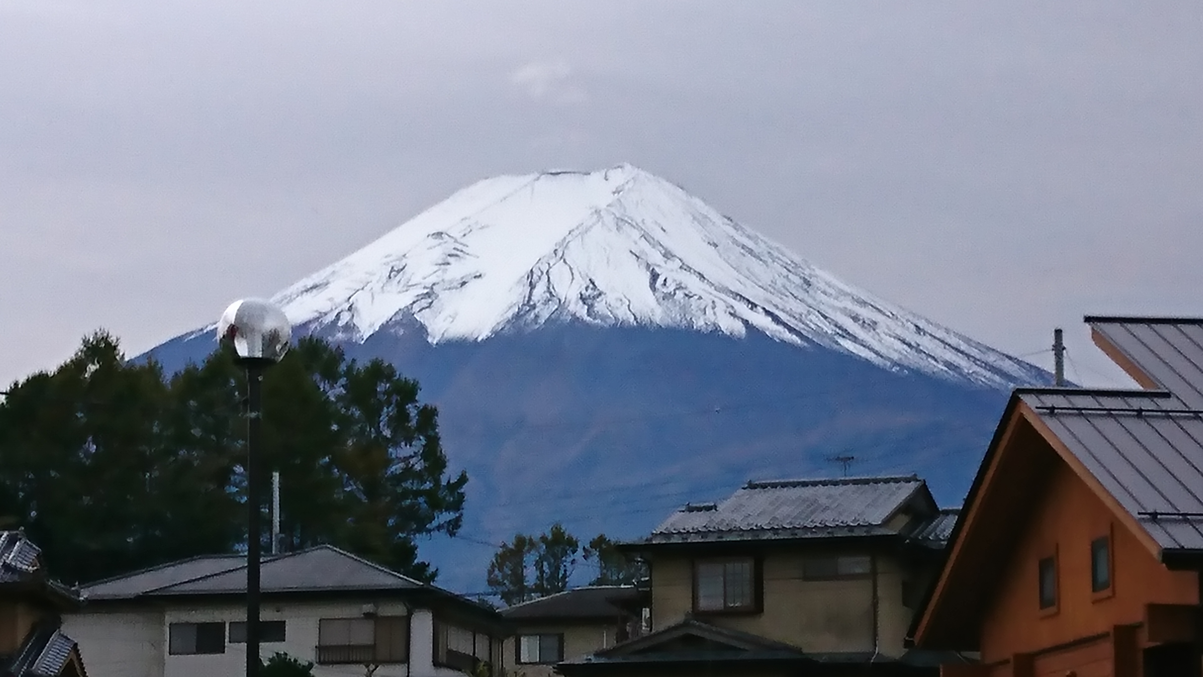 今日の富士山（初冠雪の富士山）