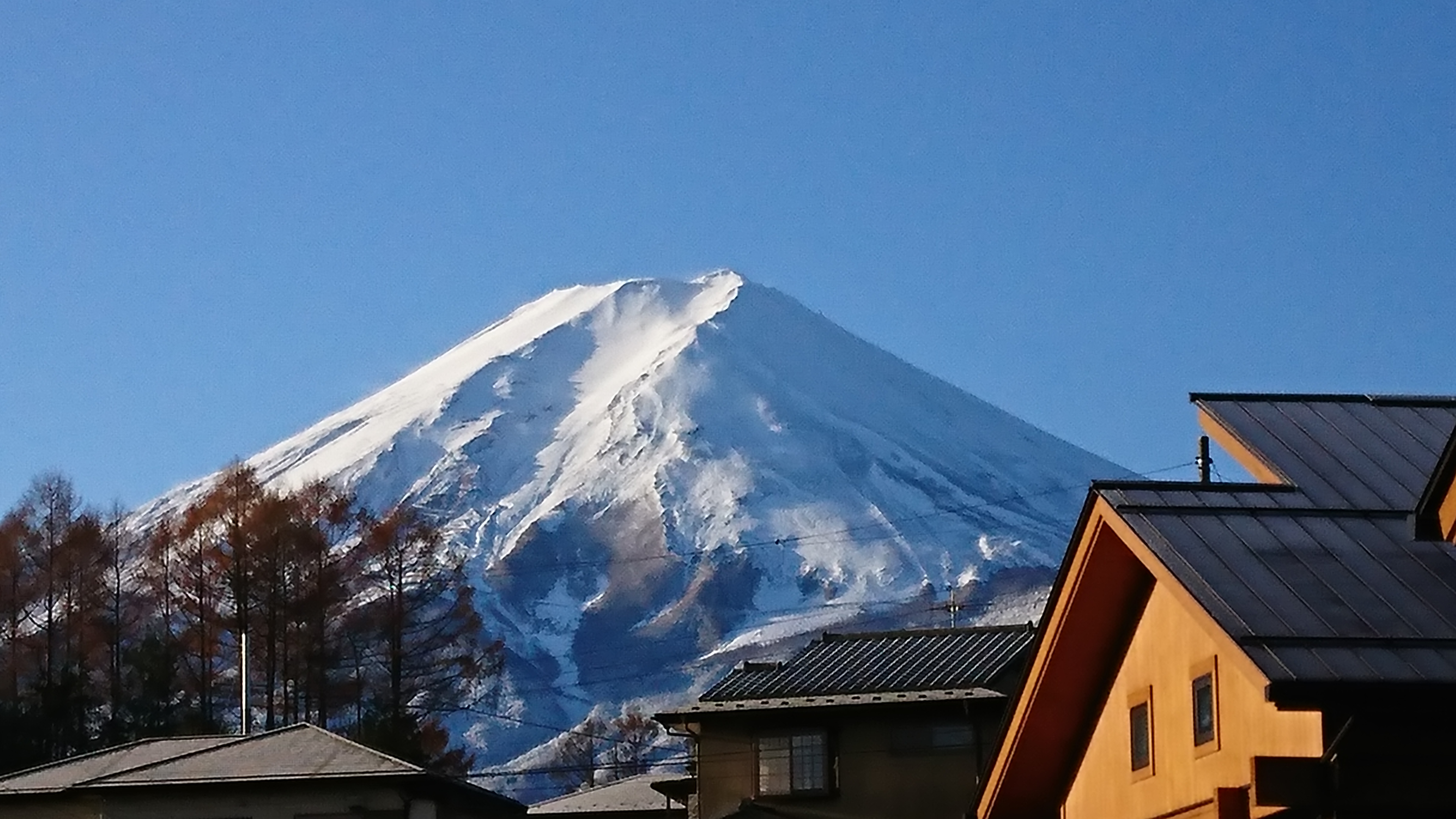 今日の富士山（まっ白）